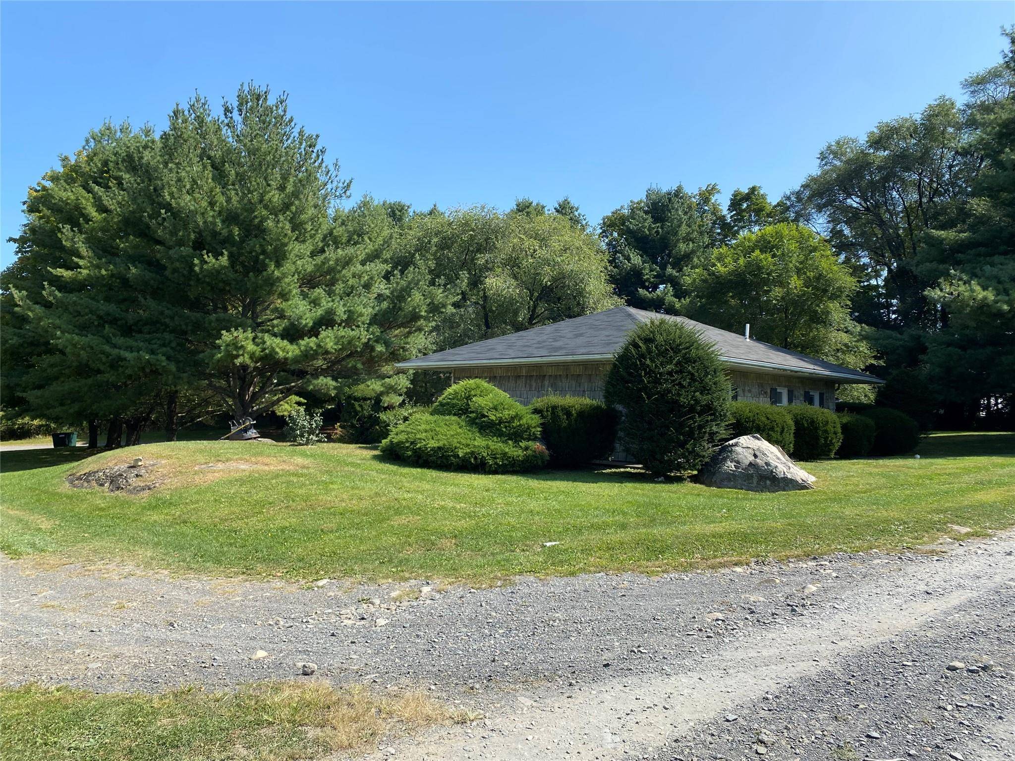243 Vineyard AVE, Highland, NY 12528