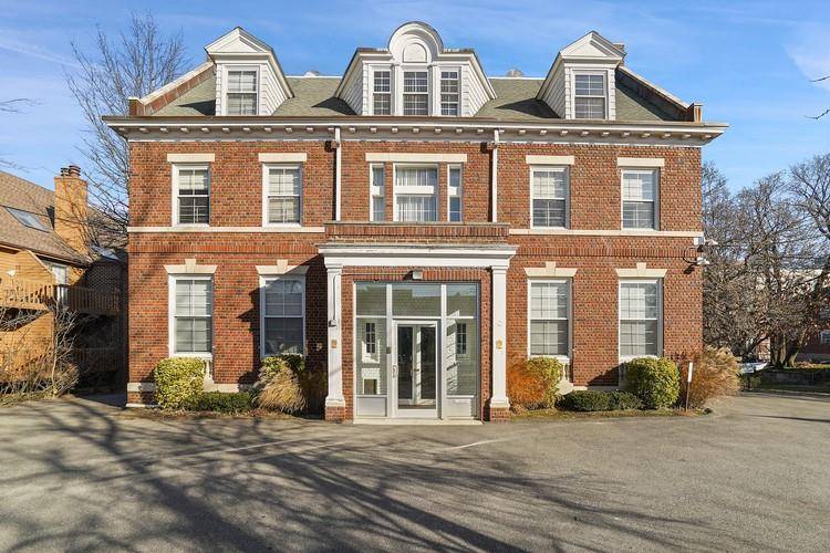 19 Greenridge AVE, White Plains, NY 10605