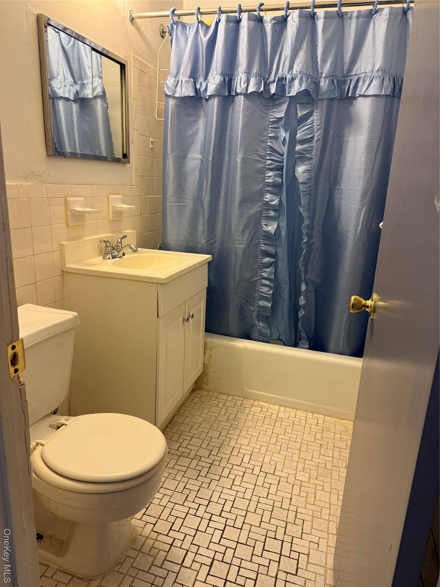 377 N Broadway #201, Yonkers, NY 10701