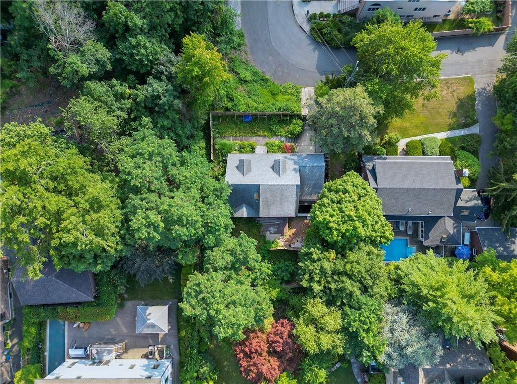 71 Wadsworth RD, Staten Island, NY 10305