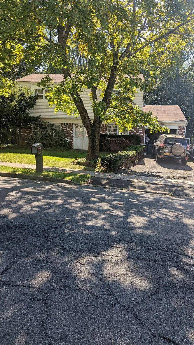 3 Valley DR, Nanuet, NY 10954
