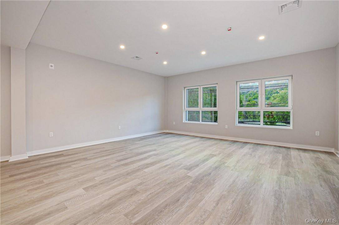 500 Commerce ST #see remarks, Hawthorne, NY 10532