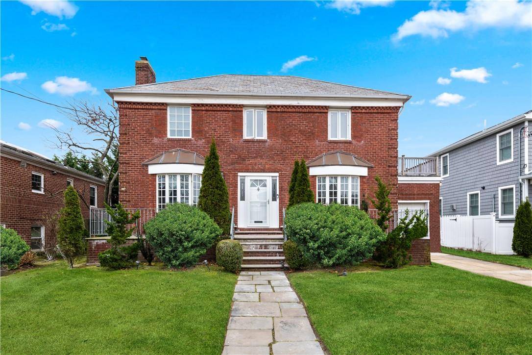 251 Beach 140th ST, Rockaway Park, NY 11694