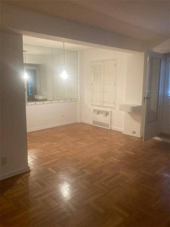 110-20 71st ST #219, Forest Hills, NY 11375