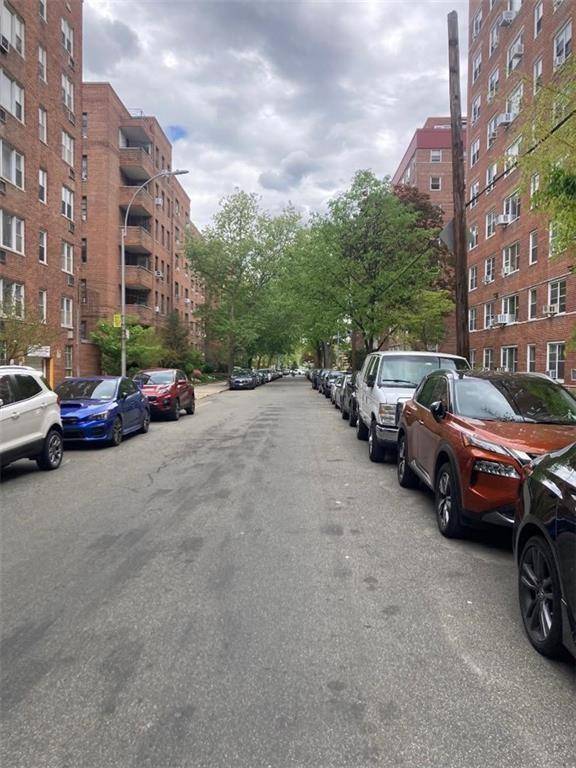 110-20 71st ST #219, Forest Hills, NY 11375