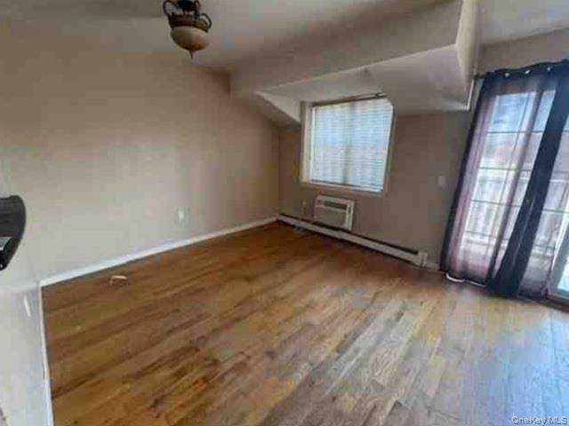 94-24 Magnolia CT #3A, Jamaica, NY 11417