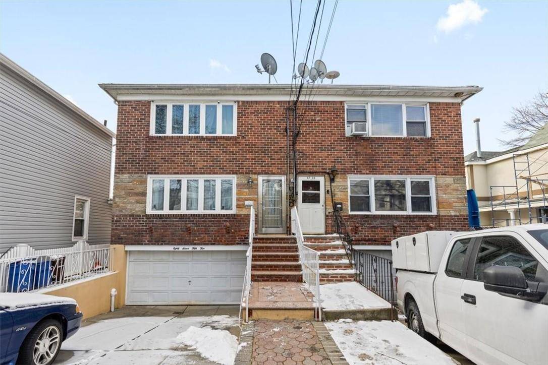 8754 110th ST, Richmond Hill, NY 11418