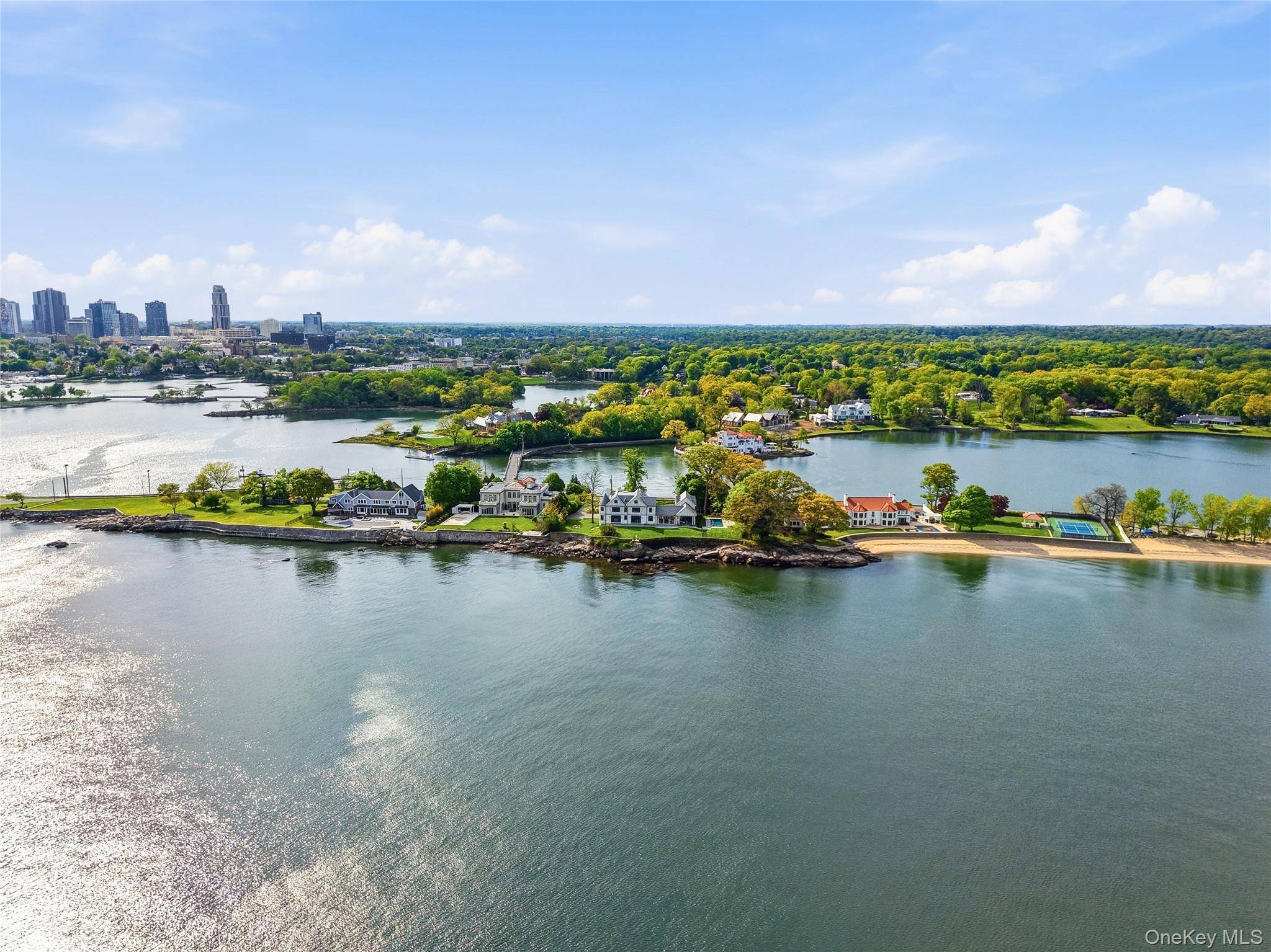 104 Premium Point RD, Mamaroneck, NY 10801