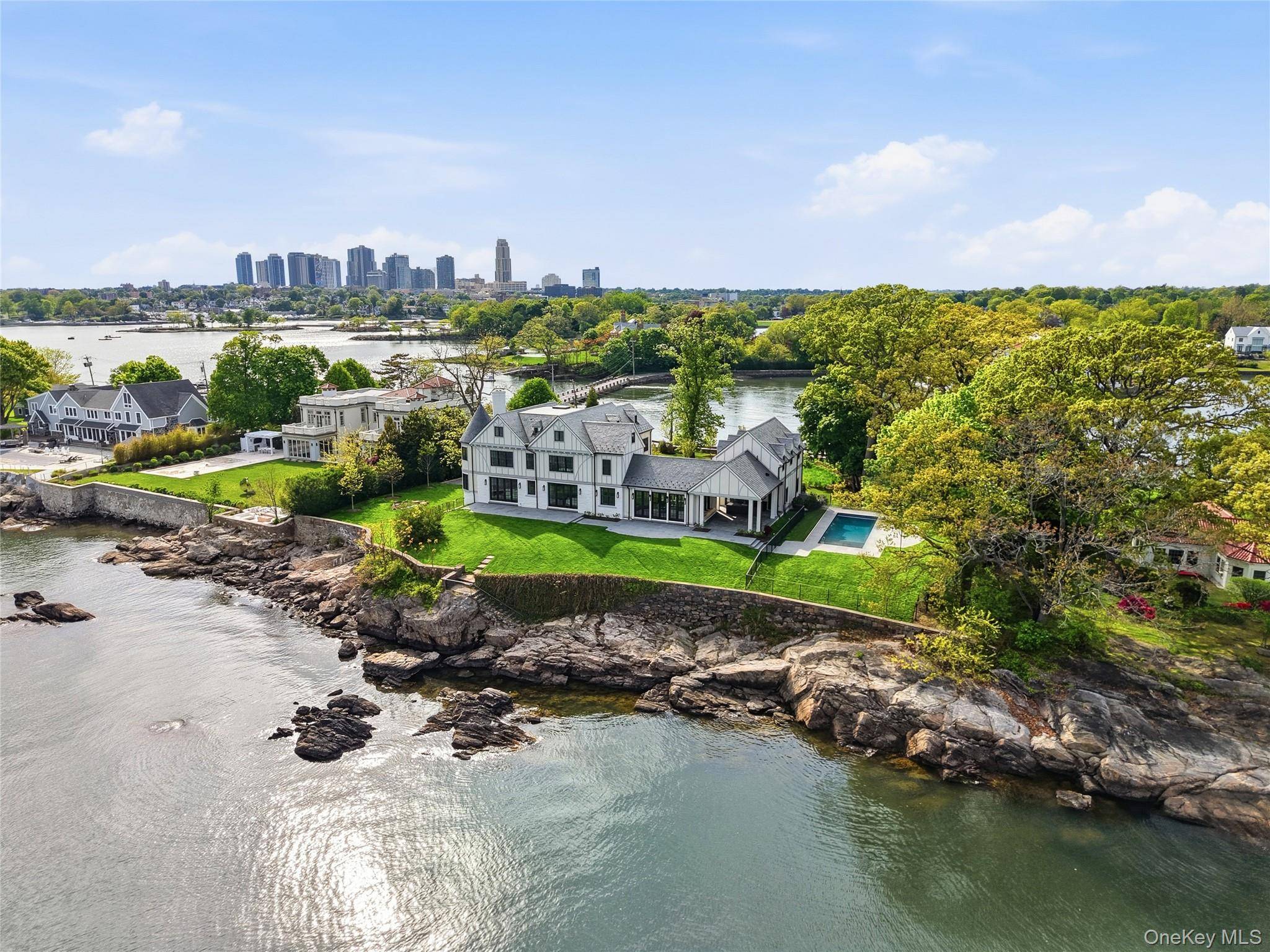 104 Premium Point RD, Mamaroneck, NY 10801