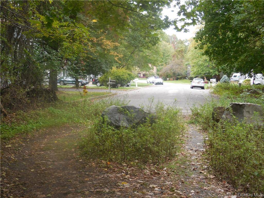 524 Macnary RD, New Windsor, NY 12553