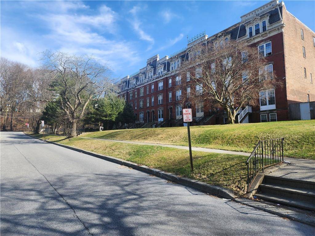 4 Eastman TER #1, Poughkeepsie, NY 12601