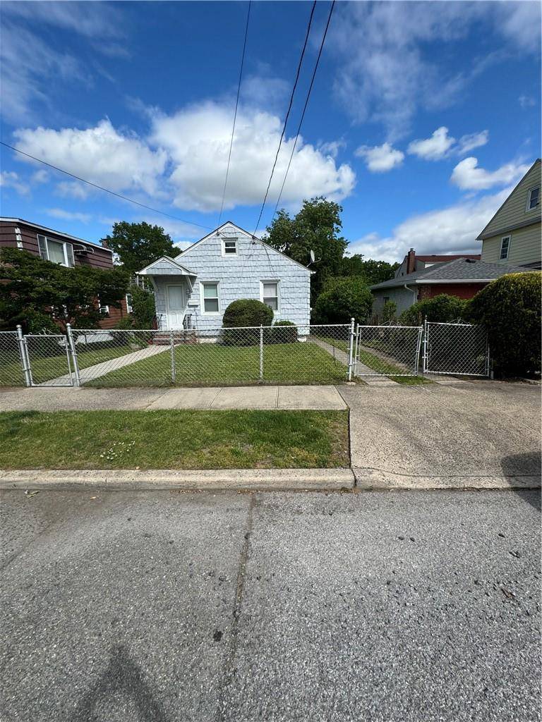 46 1st ST, Elmont, NY 11003
