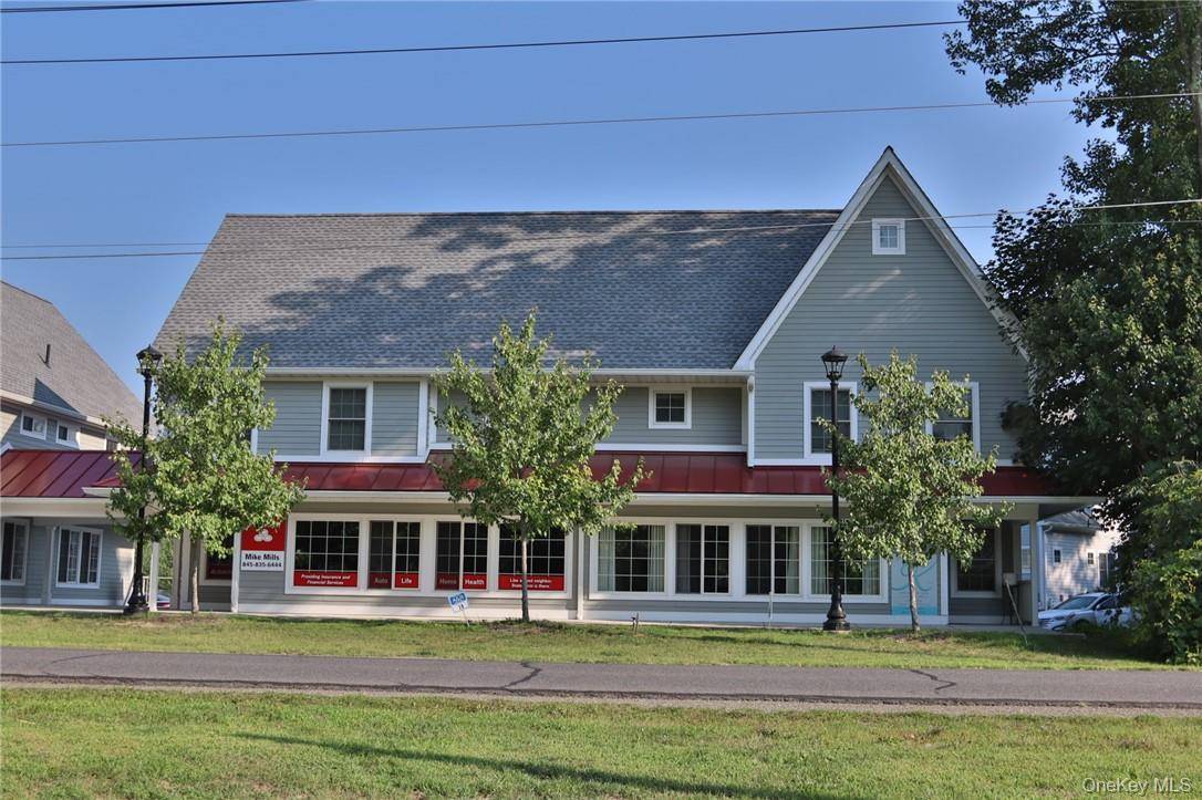 33 Firehouse LN, Red Hook, NY 12571