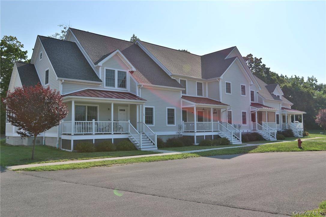 33 Firehouse LN, Red Hook, NY 12571