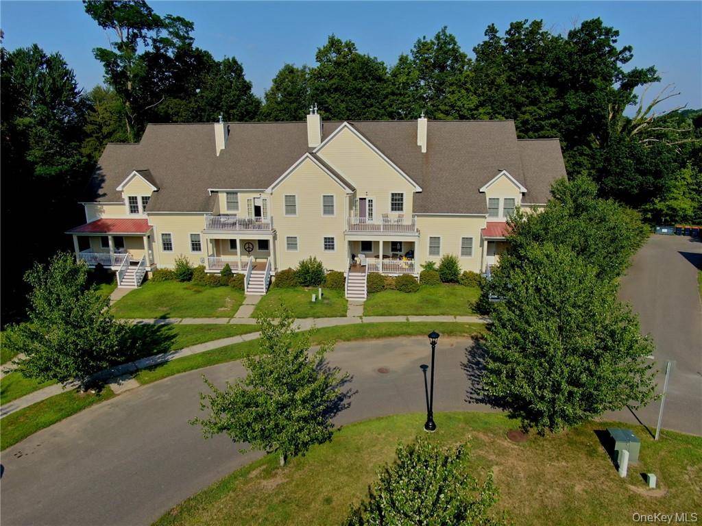 33 Firehouse LN, Red Hook, NY 12571