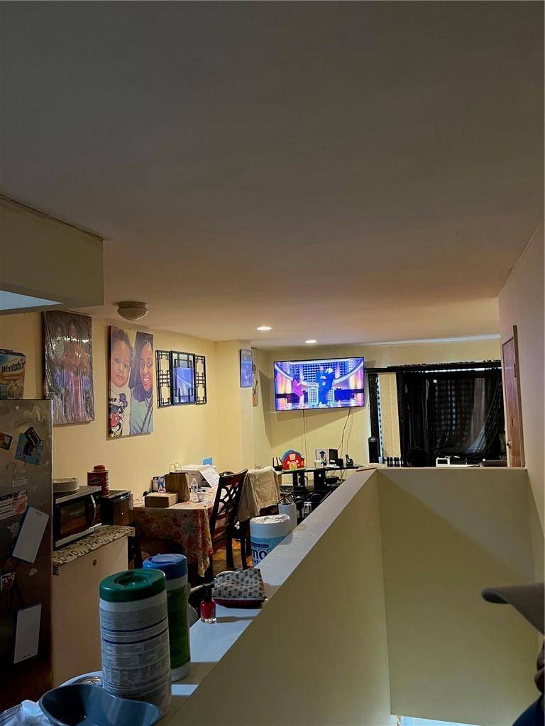 919 Mace AVE, Bronx, NY 10469