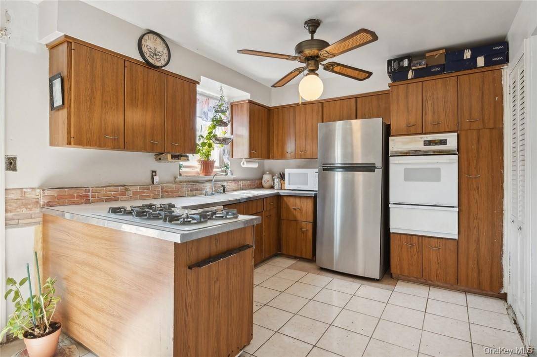 10560 Flatlands 2nd ST, Brooklyn, NY 11236