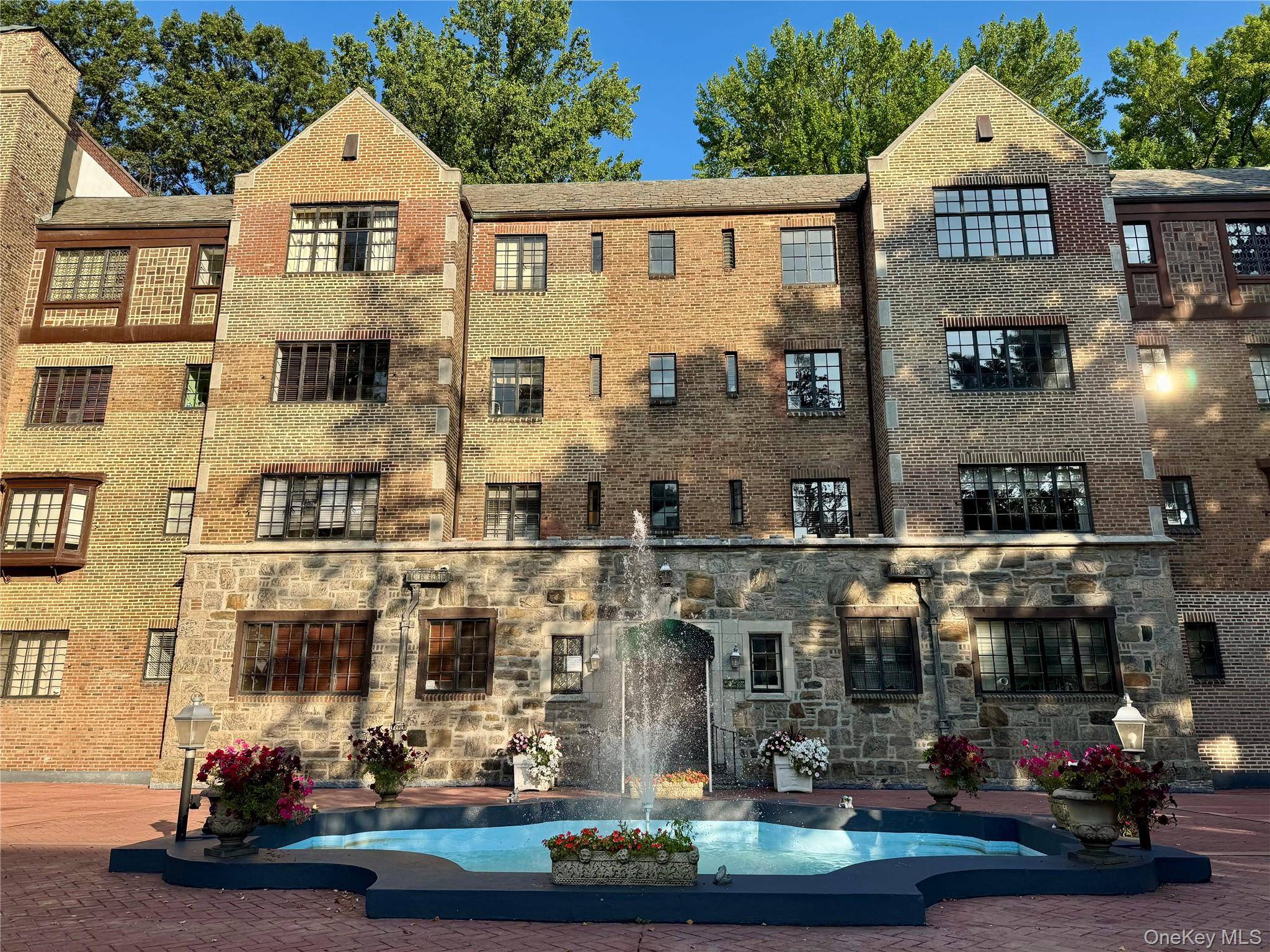 915 Wynnewood RD #G2, Pelham, NY 10803