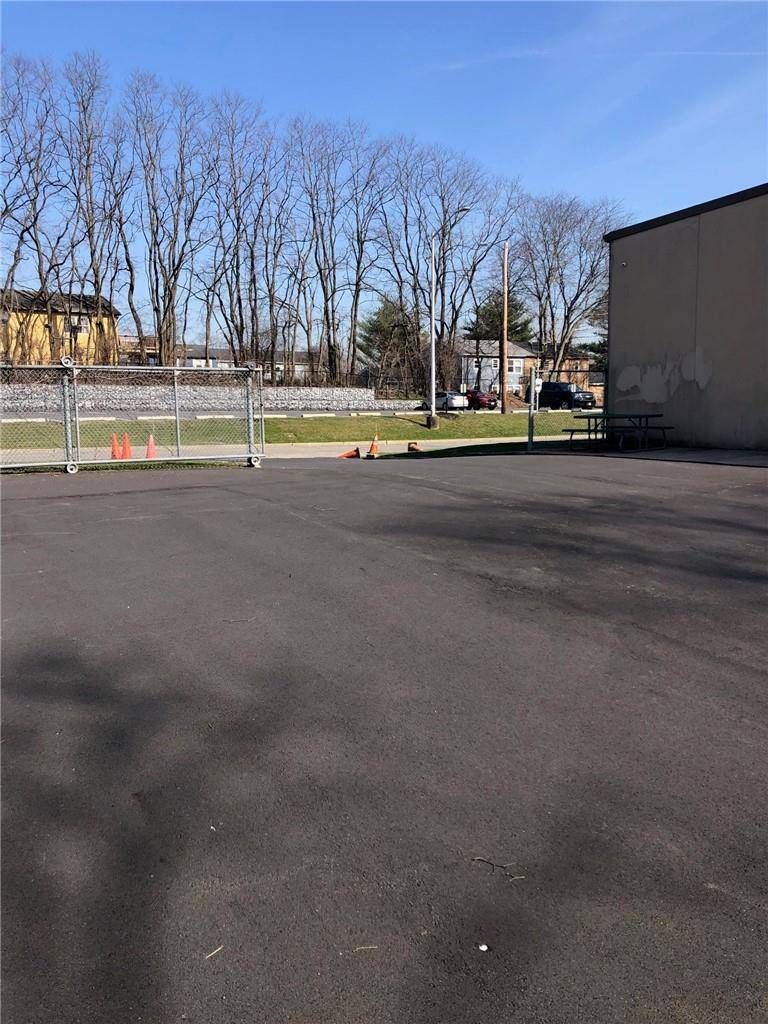 1 Scobie DR, Newburgh, NY 12550
