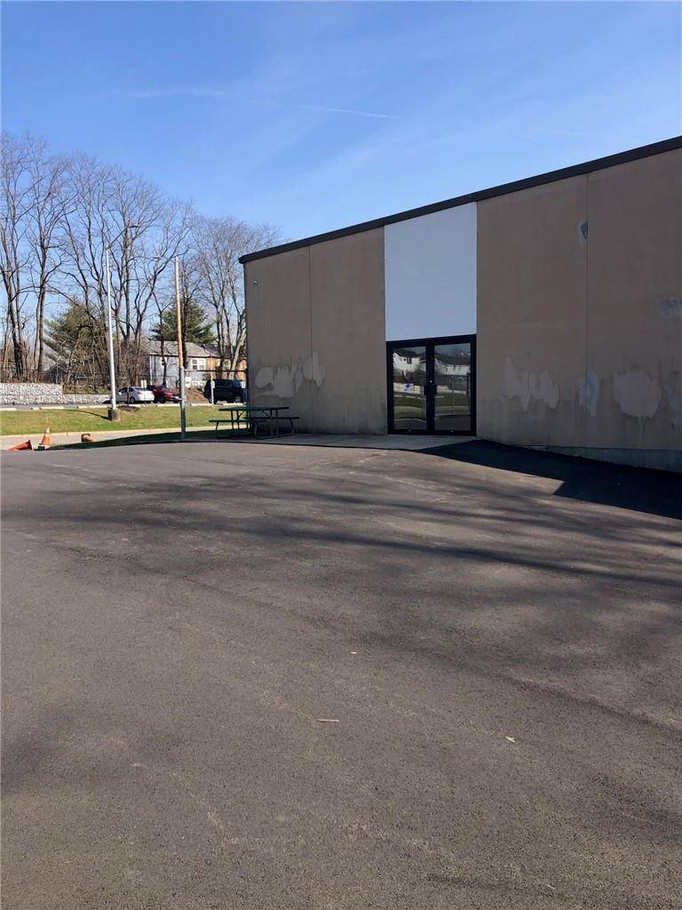 1 Scobie DR, Newburgh, NY 12550