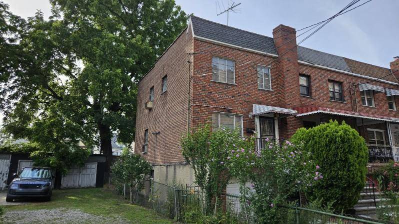 4749 Richardson AVE, Bronx, NY 10470