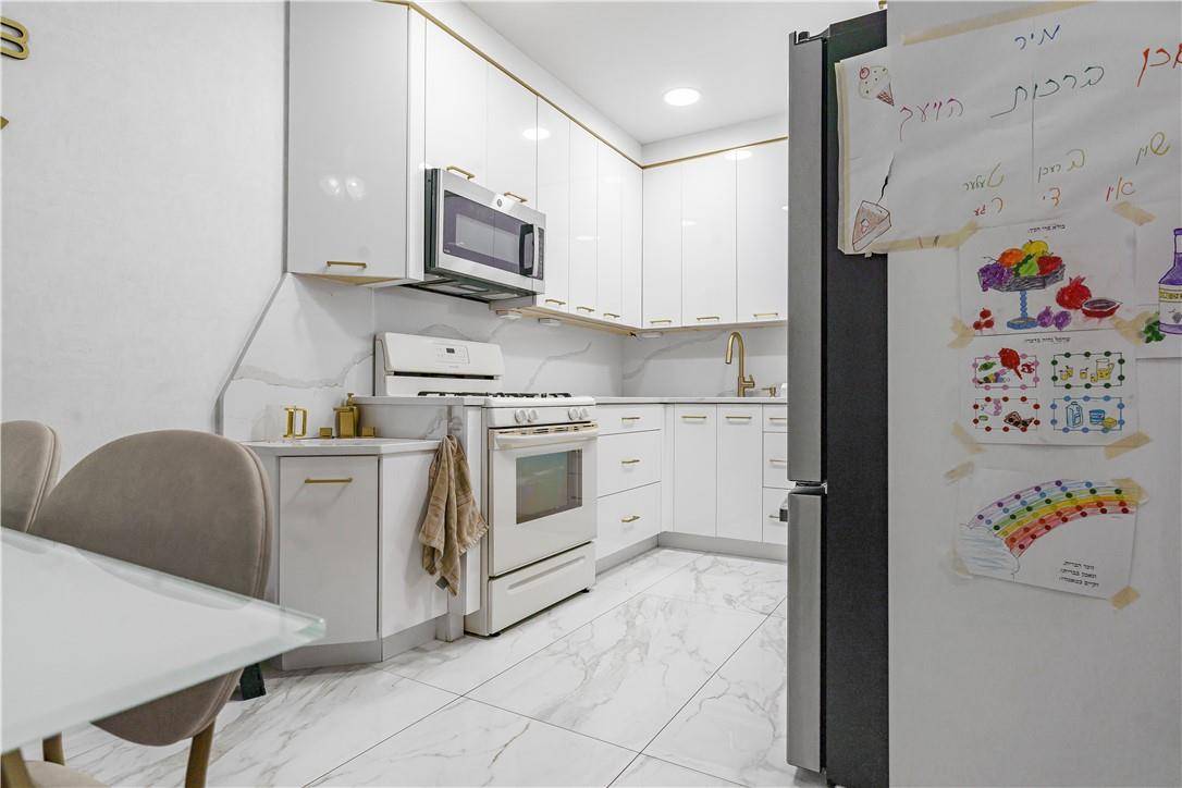 764 kent AVE #2, Brooklyn, NY 11249