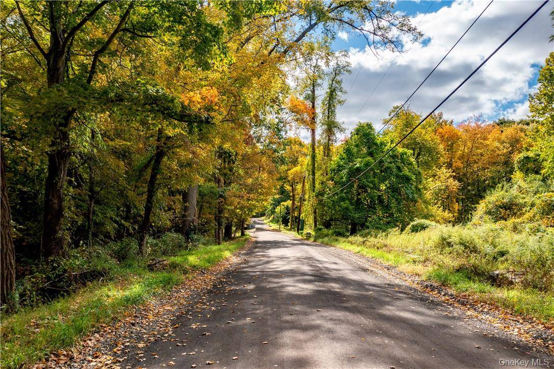 325-361 Old Post RD, Bedford, NY 10506