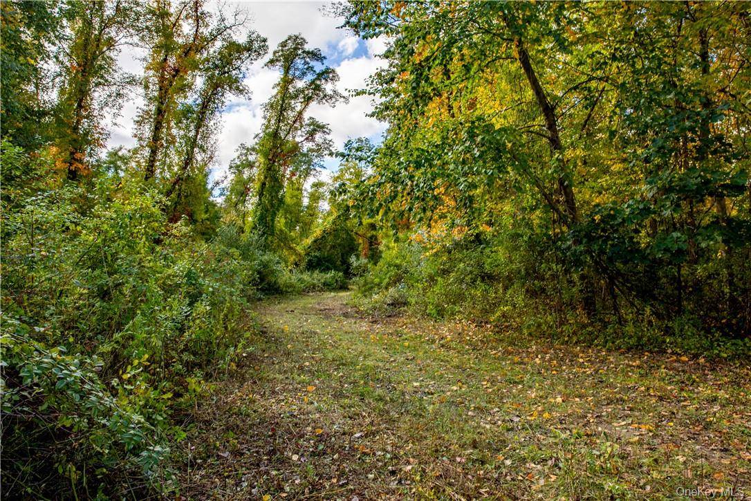 325-361 Old Post RD, Bedford, NY 10506