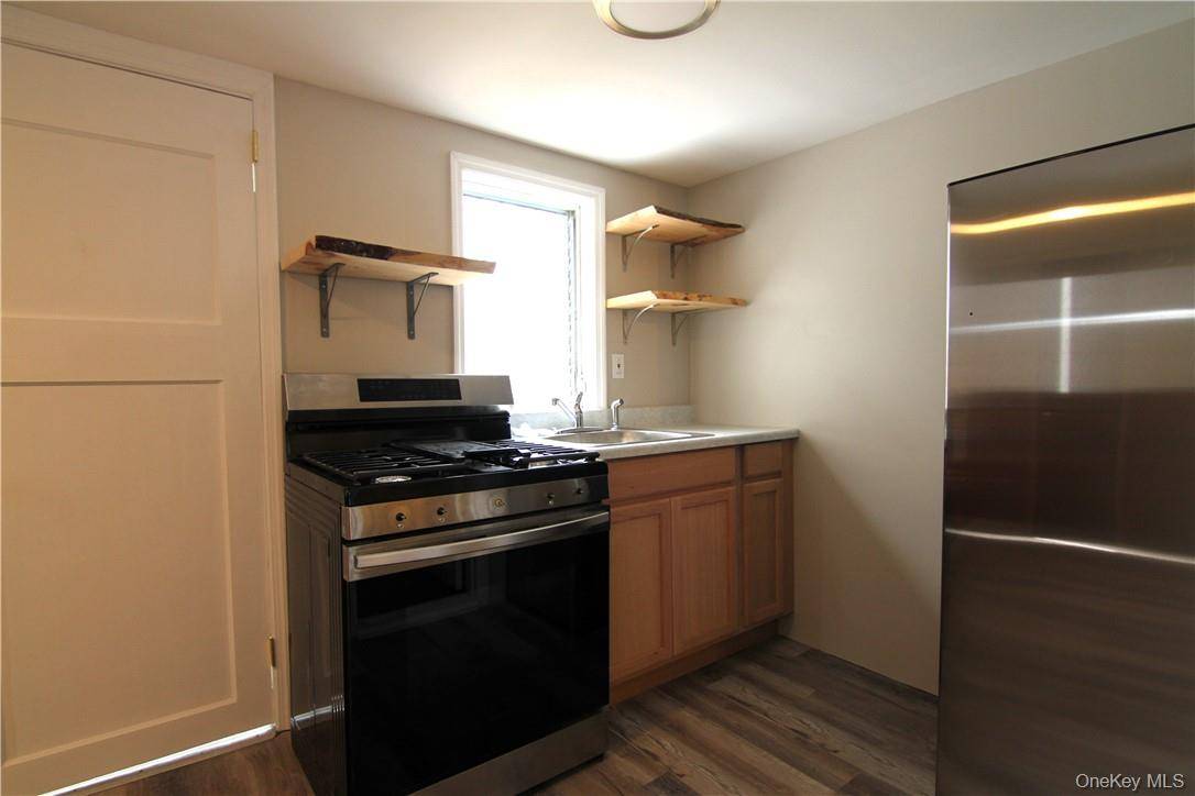 71 MILLER RD #5, Hopewell Junction, NY 12533