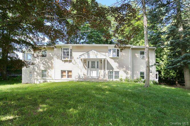 1 Charlotte DR, Spring Valley, NY 10977