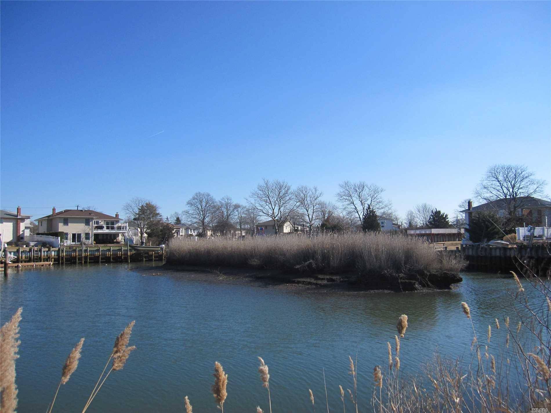 Island PL, Seaford, NY 11783