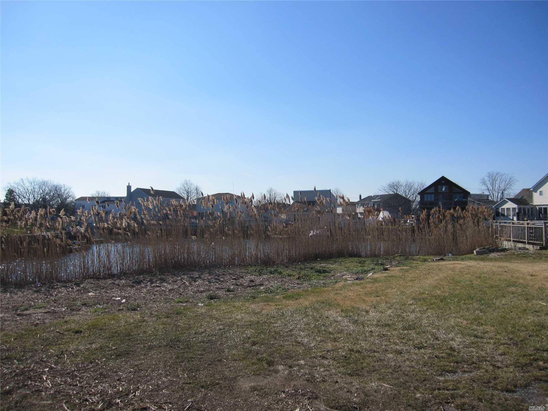 Island PL, Seaford, NY 11783