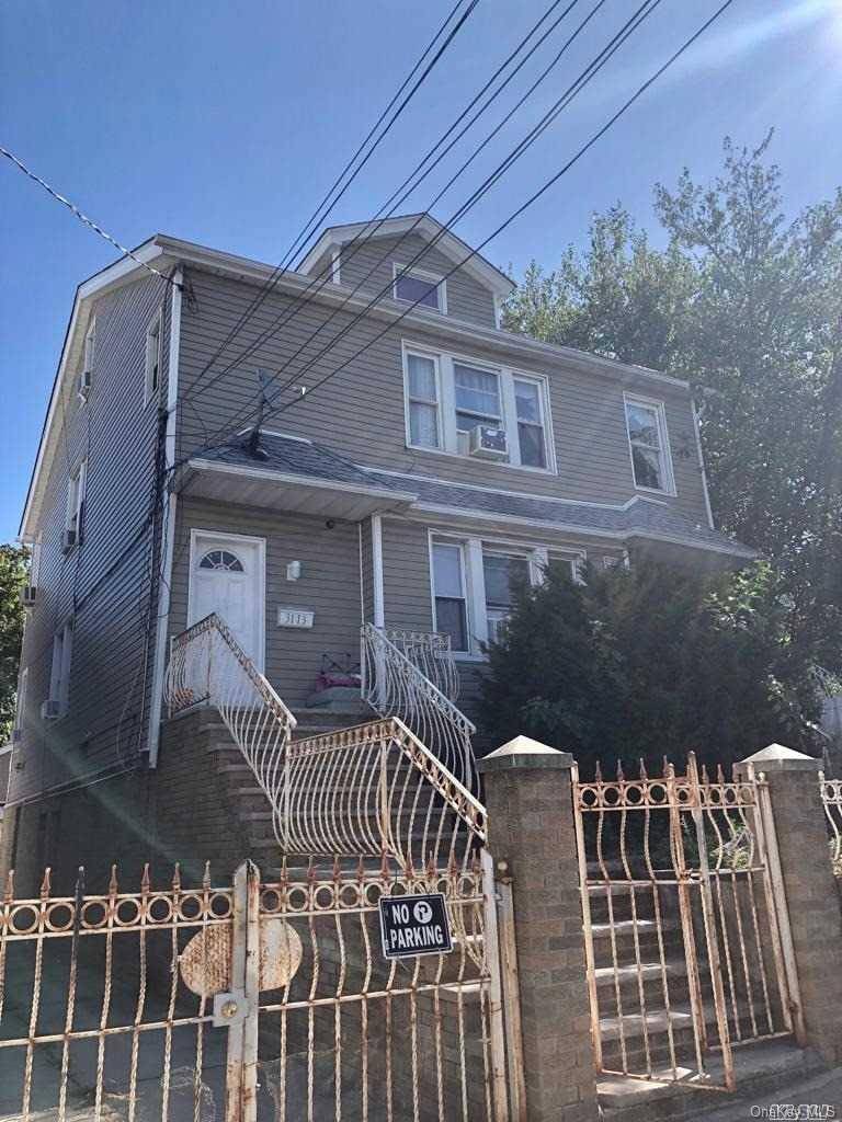 31-15 102 ST, Corona, NY 11368