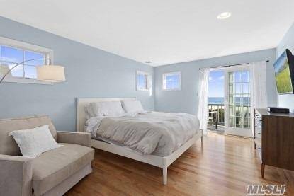 929 Dune RD, Westhampton Dunes, NY 11978
