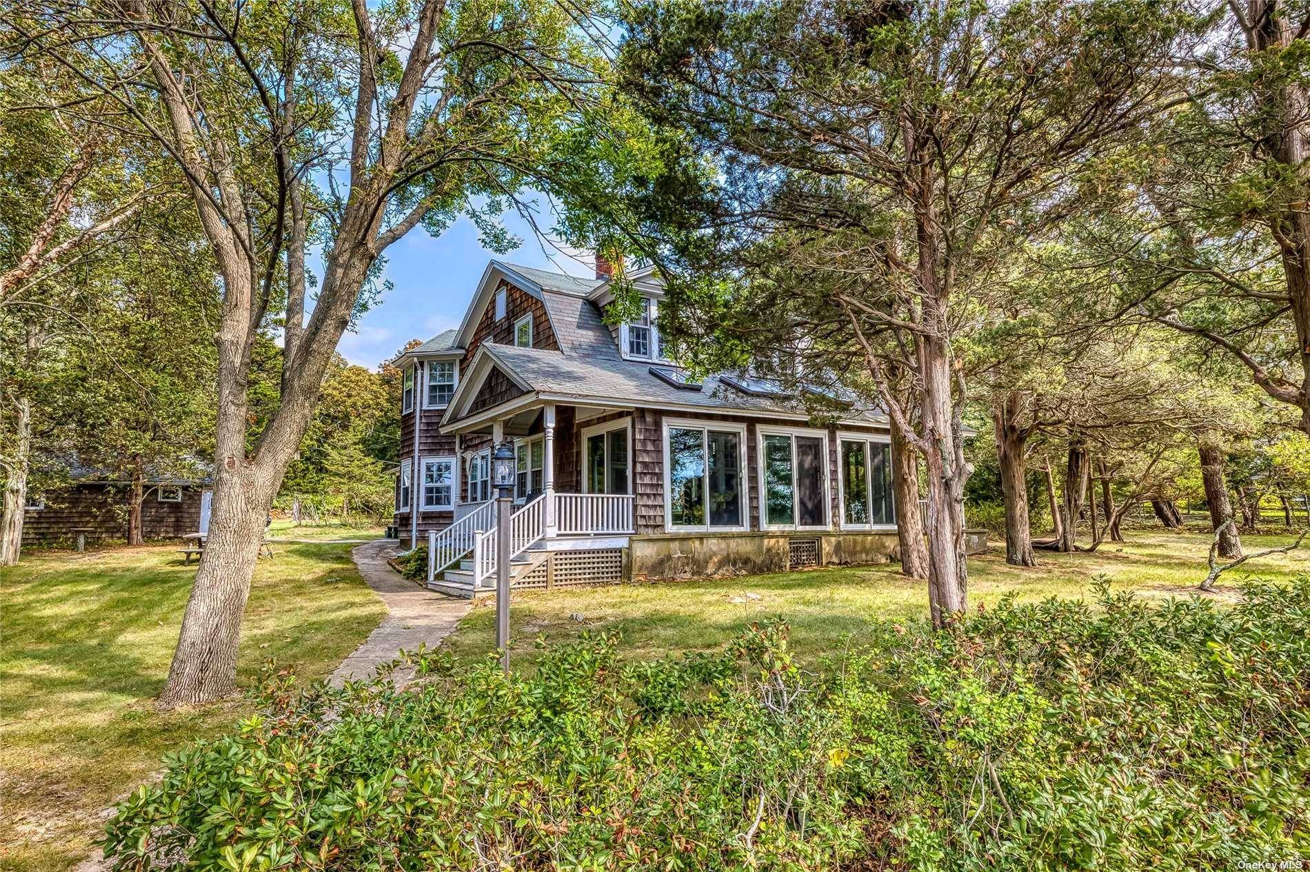 1695 Old Woods PATH, Southold, NY 11971