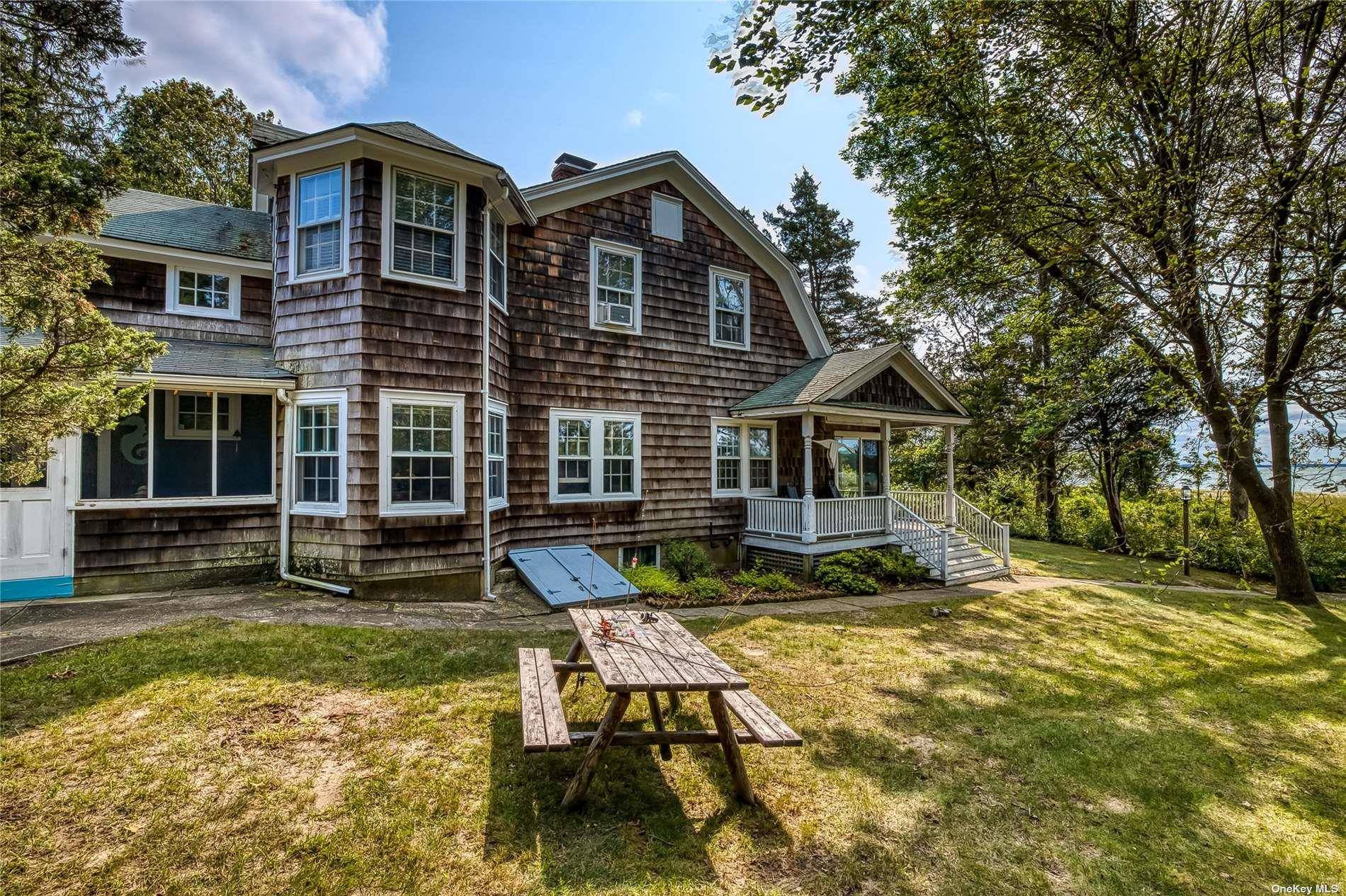 1695 Old Woods PATH, Southold, NY 11971