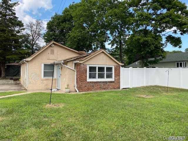Address not disclosed, Central Islip, NY 11722