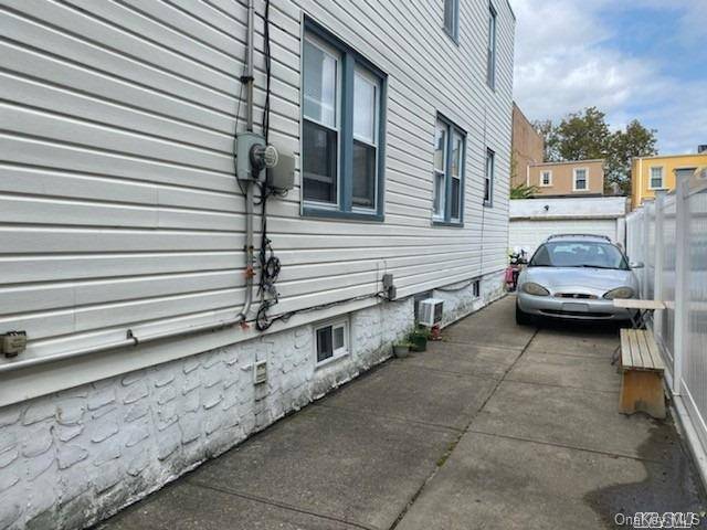 71-31 66th RD, Middle Village, NY 11379