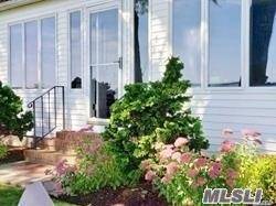 15 Downs BLVD, Jamesport, NY 11947