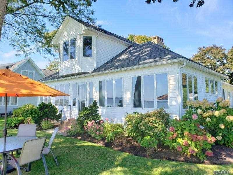 15 Downs BLVD, Jamesport, NY 11947