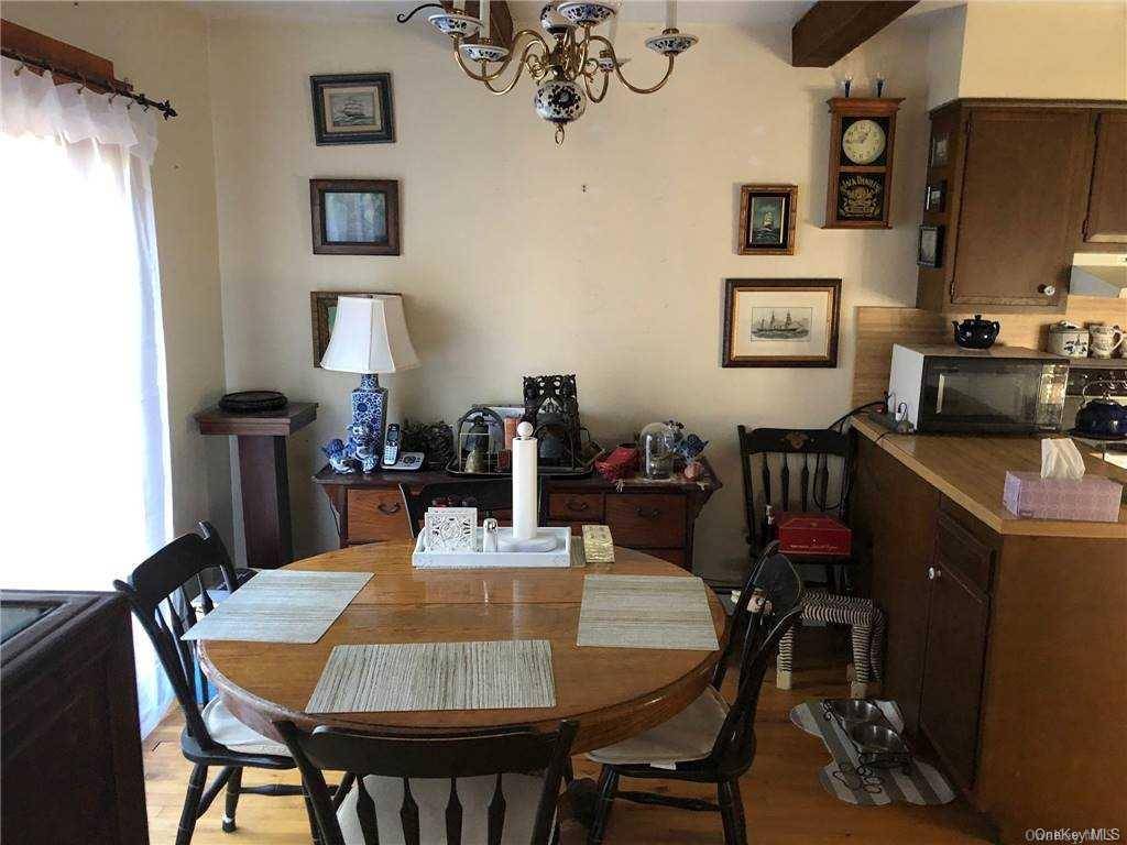 49 Shrubland RD, Southampton, NY 11968