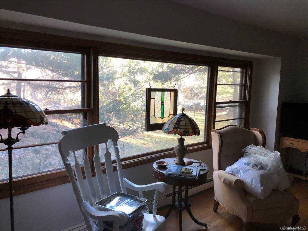 49 Shrubland RD, Southampton, NY 11968