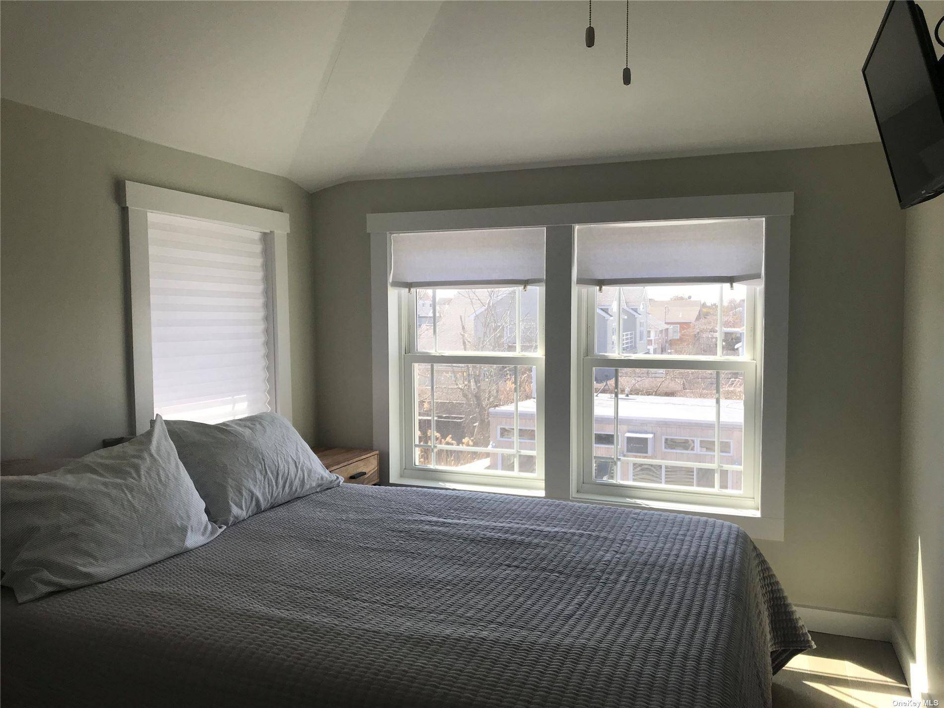446 Dehnhoff WALK, Ocean Beach, NY 11770