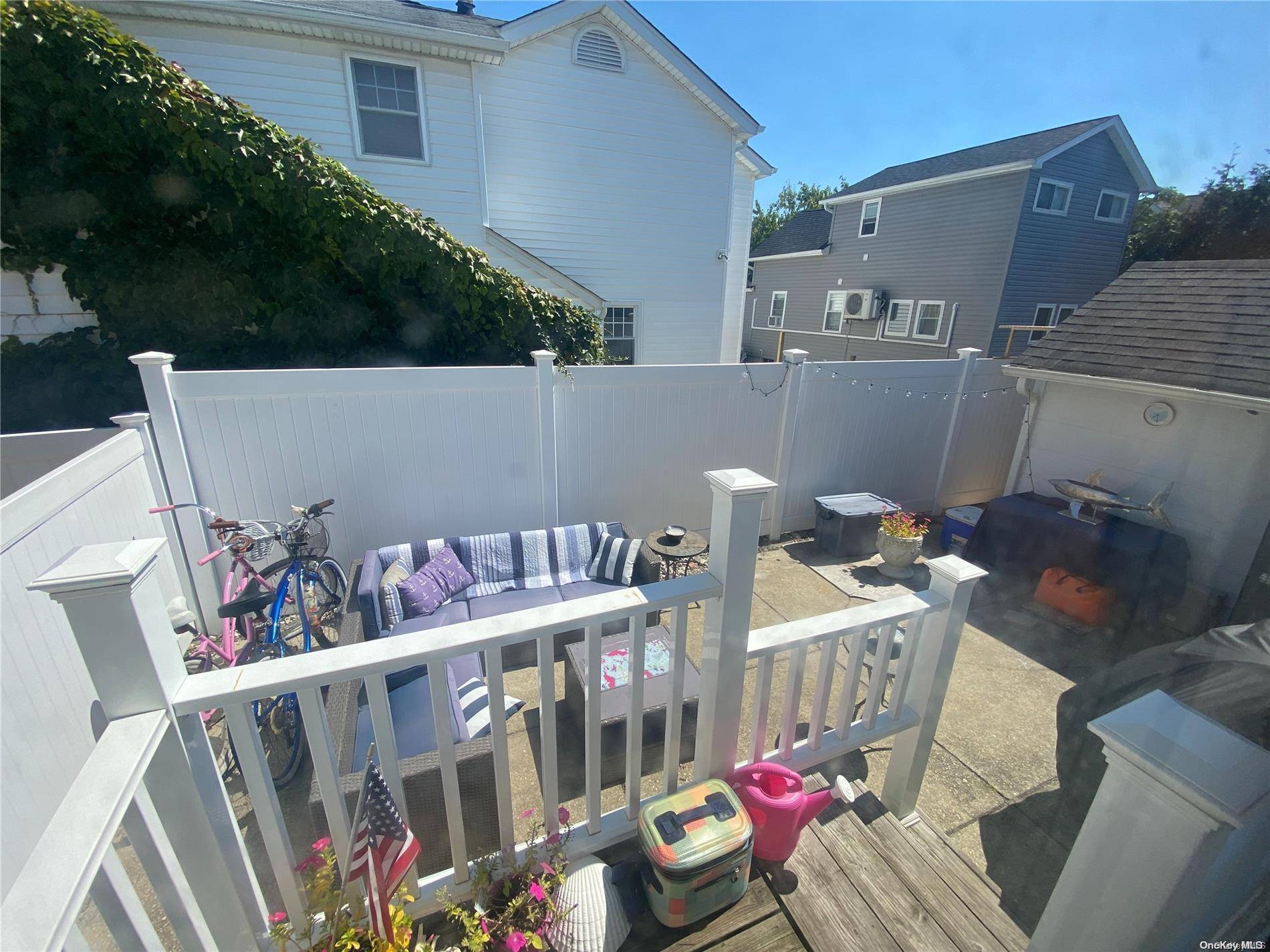 68 S Parkside DR, Point Lookout, NY 11569