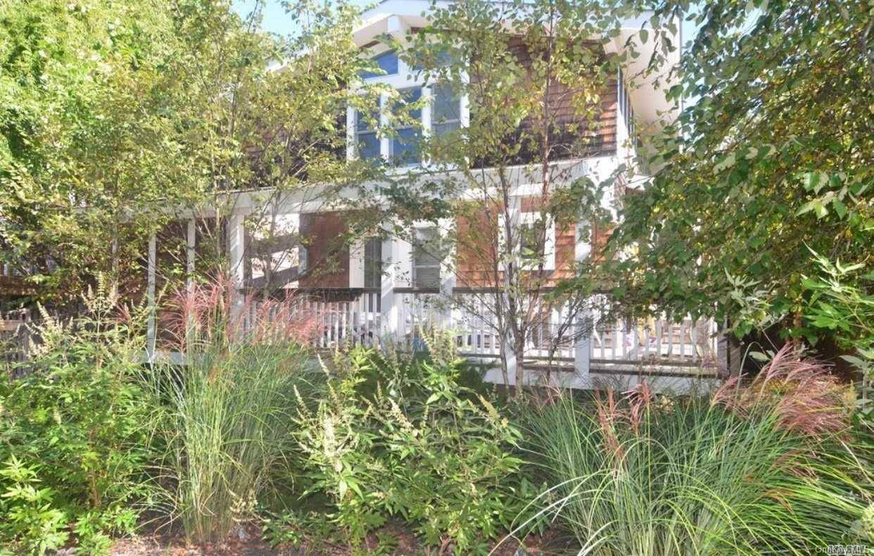207 Wilmot RD, Ocean Beach, NY 11770