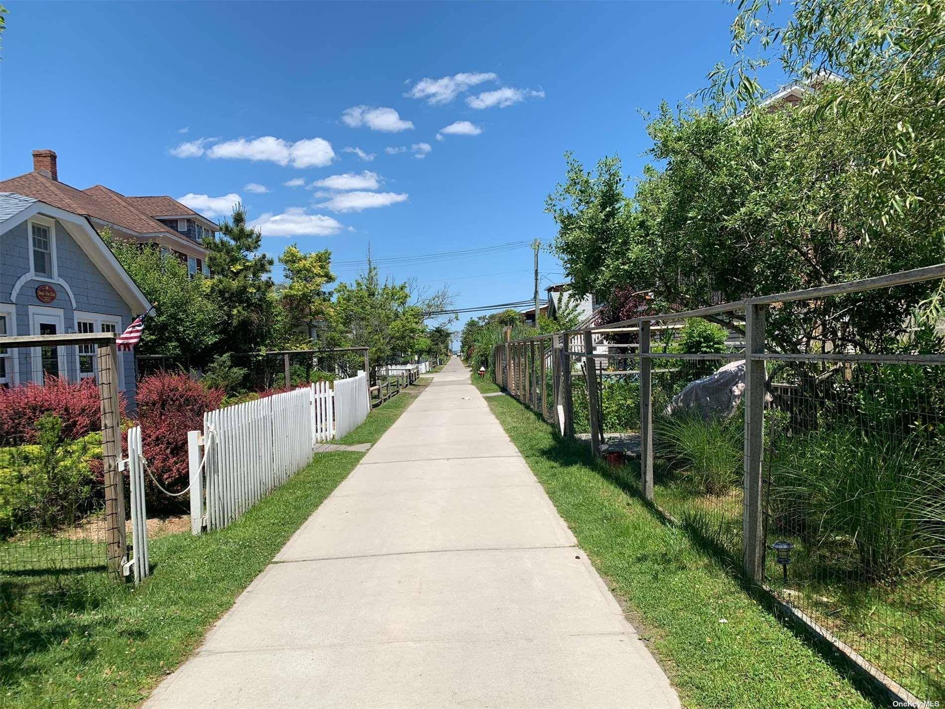 120 Bungalow WALK, Ocean Beach, NY 11770