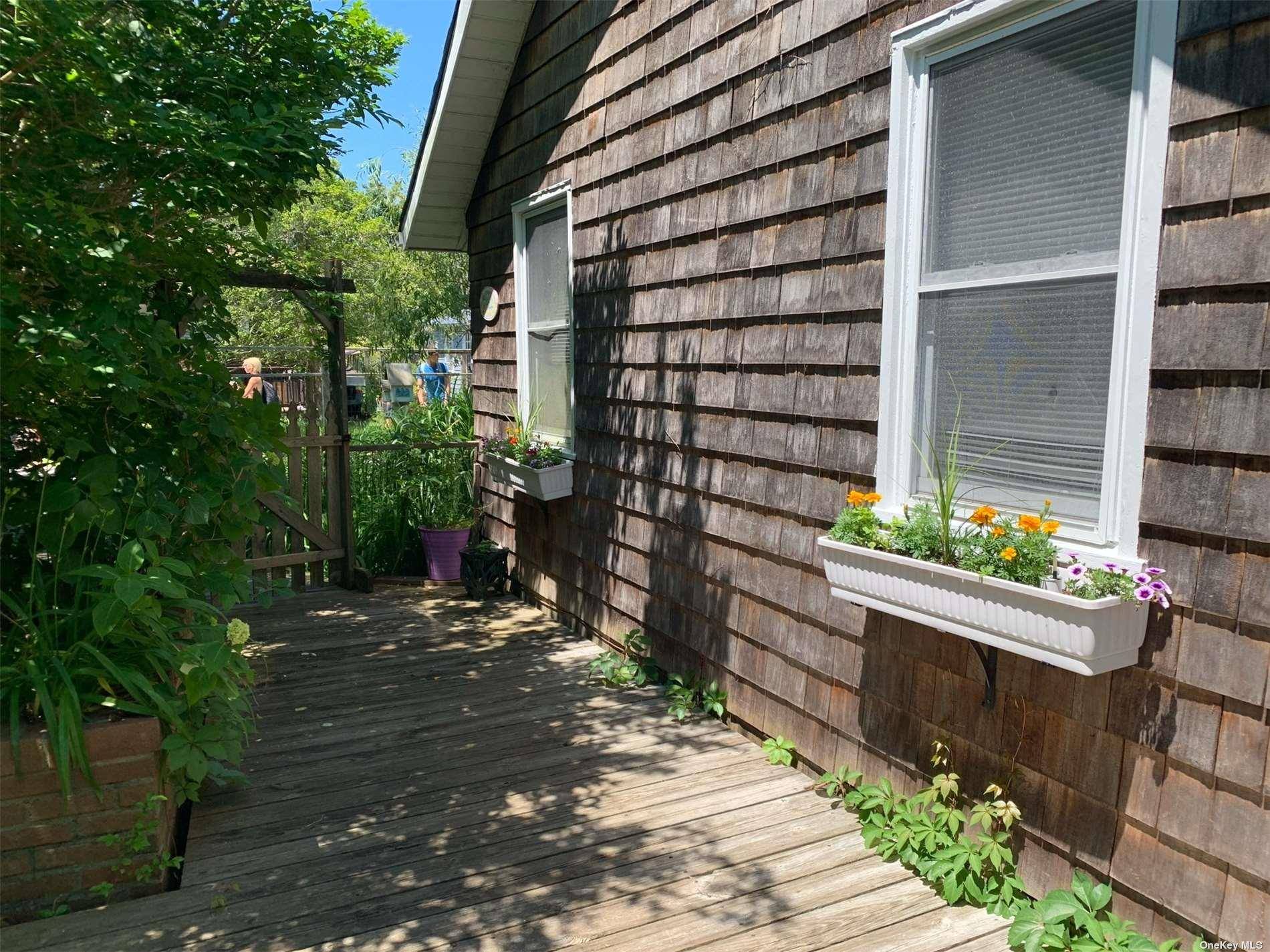 120 Bungalow WALK, Ocean Beach, NY 11770