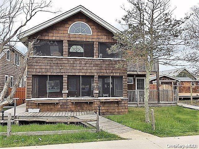 12 Ocean RD, Ocean Beach, NY 11770