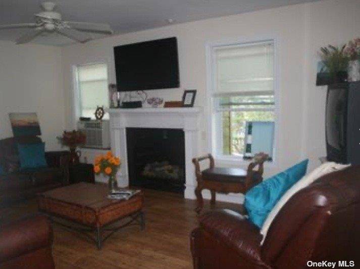 201 Cottage WALK, Ocean Beach, NY 11770