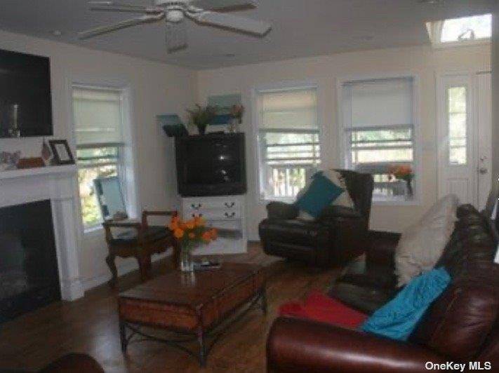 201 Cottage WALK, Ocean Beach, NY 11770